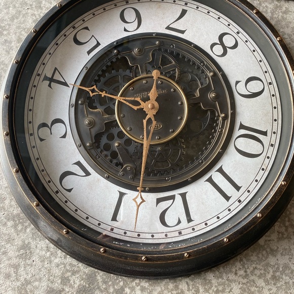 Clock - Picture 2 of 4